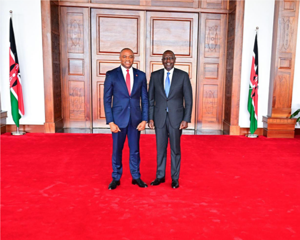 Le Directeur Général du Groupe UBA, M. Oliver Alawuba et le Président Kenyan SEM William Ruto